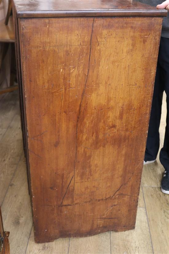 A Victorian mahogany chest of drawers W.105cm